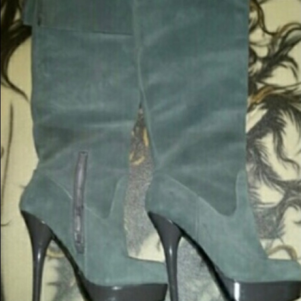 Steve Madden Real Gray Suede Tight High Heeled Bo… - image 1